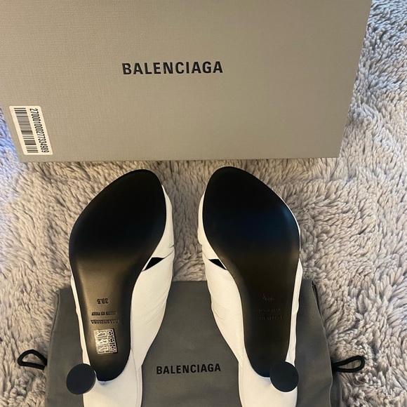 Balenciaga Drapy Sandal - Picture 3 of 5